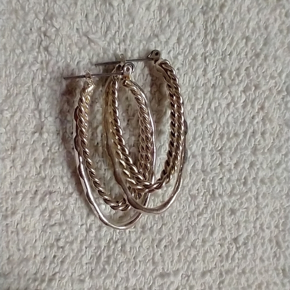 Silvertone twisted wire pierced earrings - Picture 1 of 2